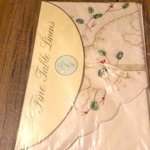 Lenox Holiday Embroidery Fine Table Linens